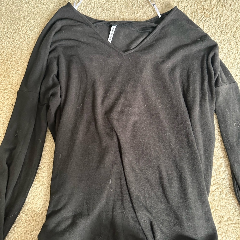 Lulu's Classic Black Long Sleeve V-Neck Top